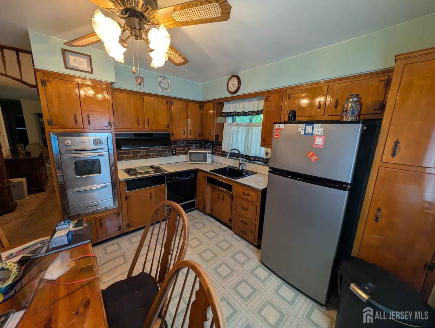 28 Tanglewood Lane, East Brunswick, New Jersey image 7