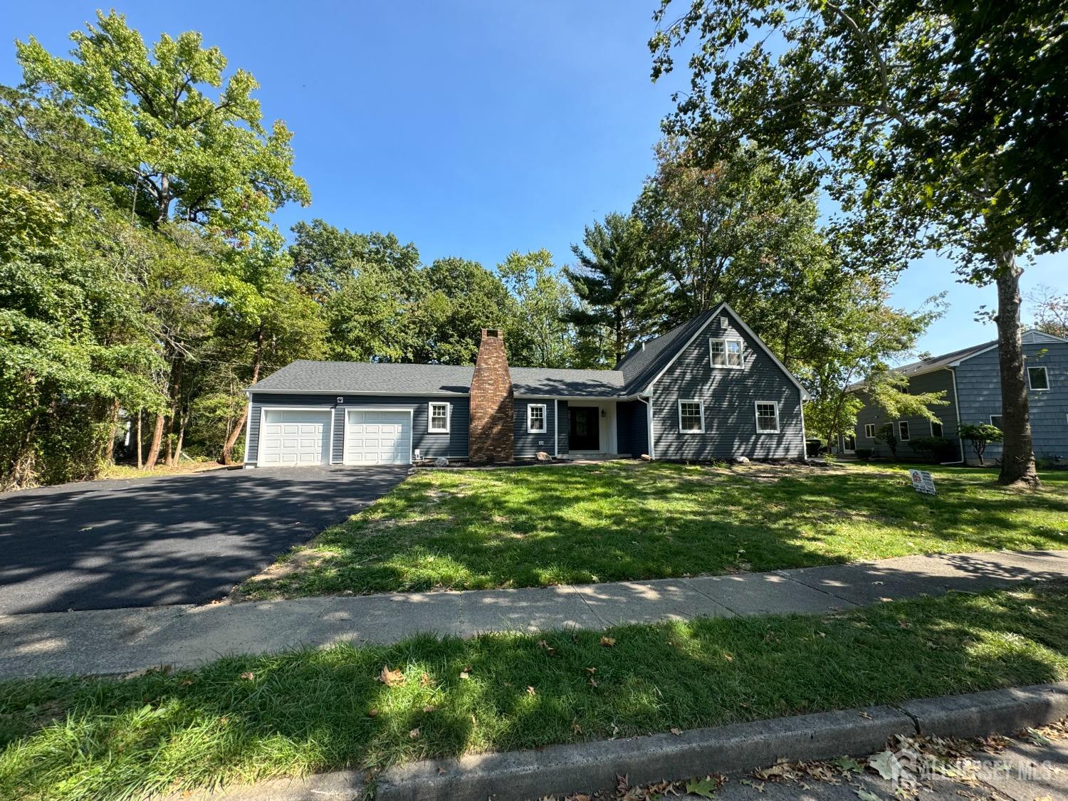 8 Woodlot Road, East Brunswick, New Jersey image 1