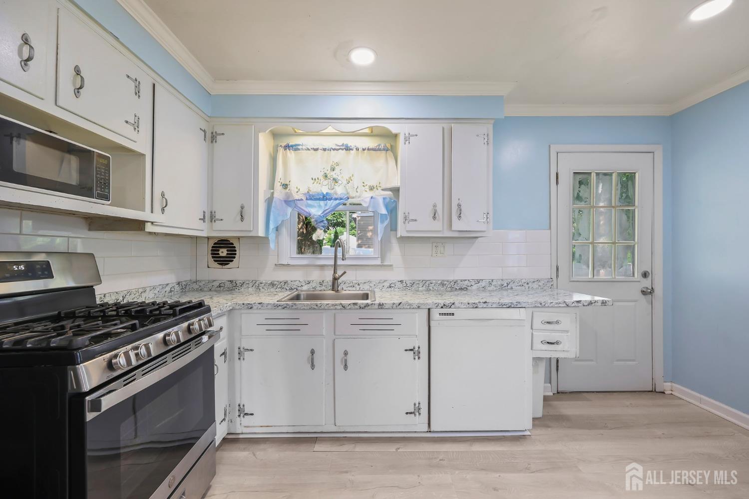16 Wagner Street, Fords, New Jersey image 6