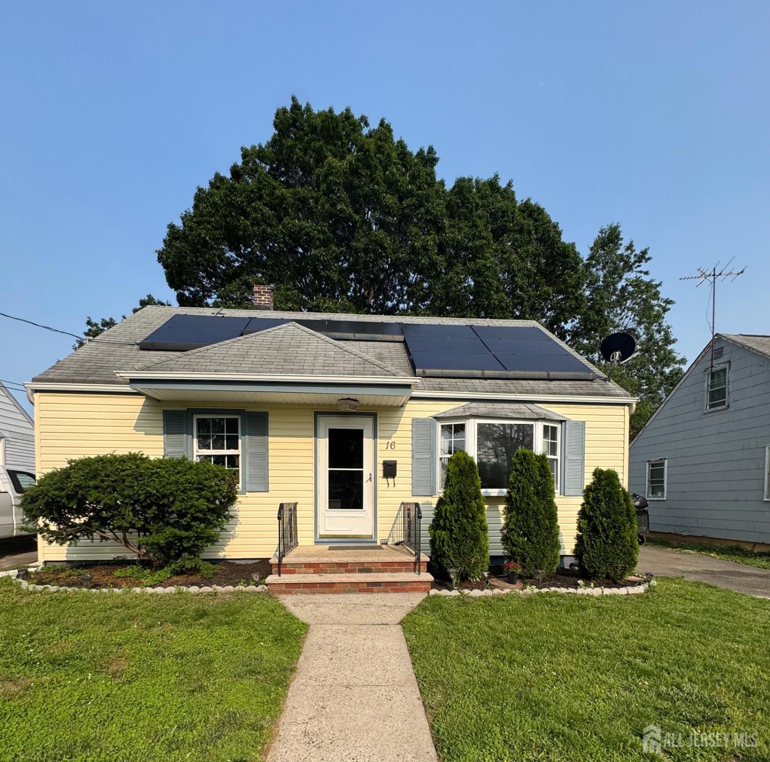 16 Wagner Street, Fords, New Jersey image 1