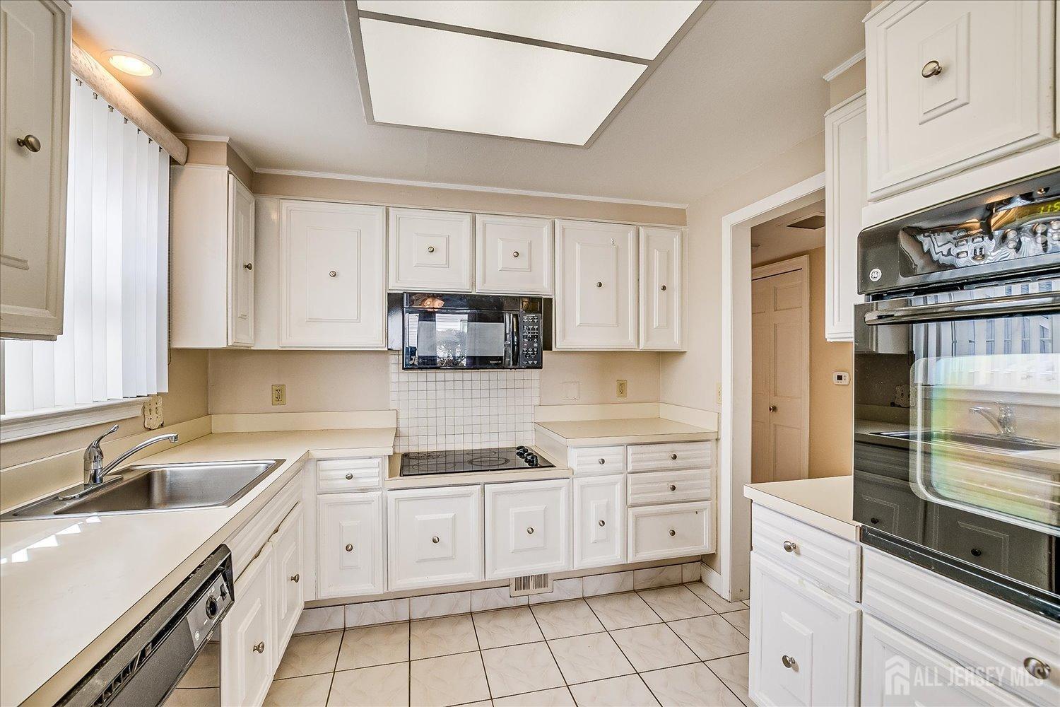 36 Concord Lane #B, Monroe Township, New Jersey image 14
