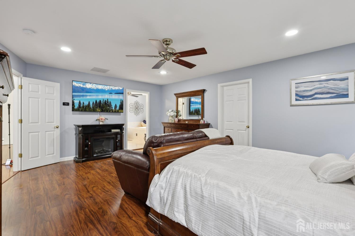 Franklin Twsp, New Jersey 08540, United States, 4 Bedrooms Bedrooms, ,4 BathroomsBathrooms,Residential,Active,162684