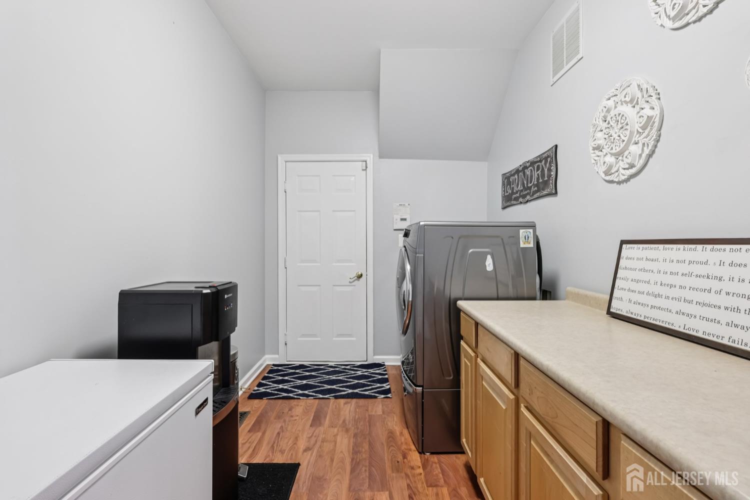 Franklin Twsp, New Jersey 08540, United States, 4 Bedrooms Bedrooms, ,4 BathroomsBathrooms,Residential,Active,162684