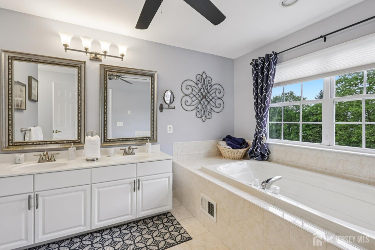 Franklin Twsp, New Jersey 08540, United States, 4 Bedrooms Bedrooms, ,4 BathroomsBathrooms,Residential,Active,162684