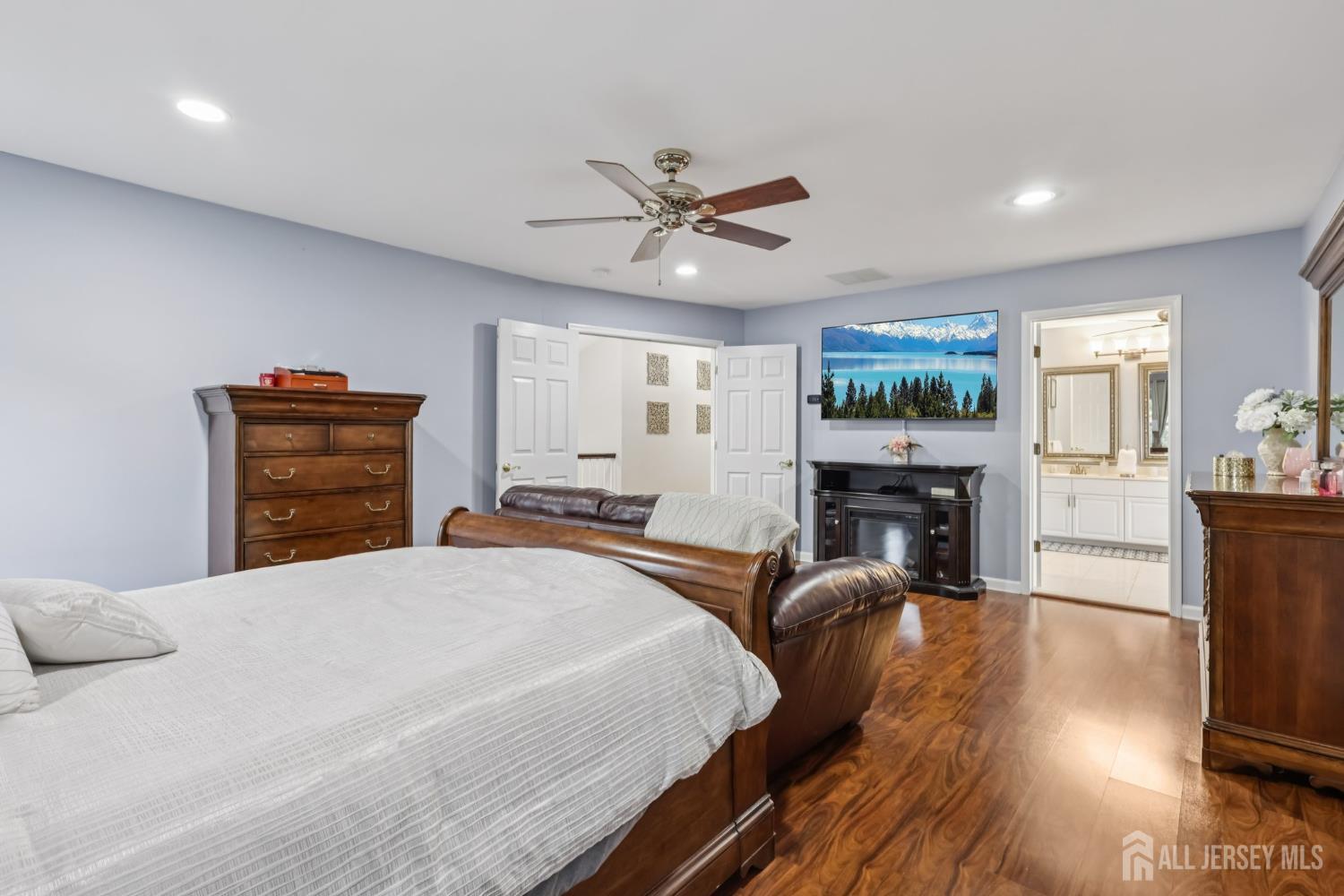 Franklin Twsp, New Jersey 08540, United States, 4 Bedrooms Bedrooms, ,4 BathroomsBathrooms,Residential,Active,162684