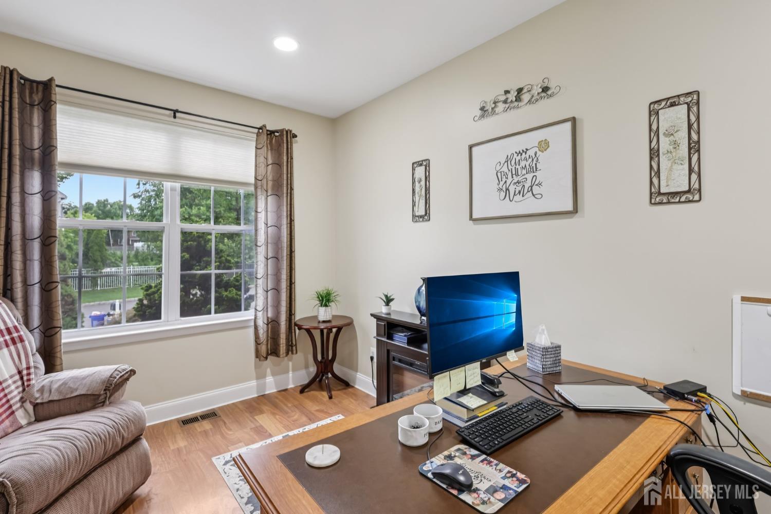 Franklin Twsp, New Jersey 08540, United States, 4 Bedrooms Bedrooms, ,4 BathroomsBathrooms,Residential,Active,162684