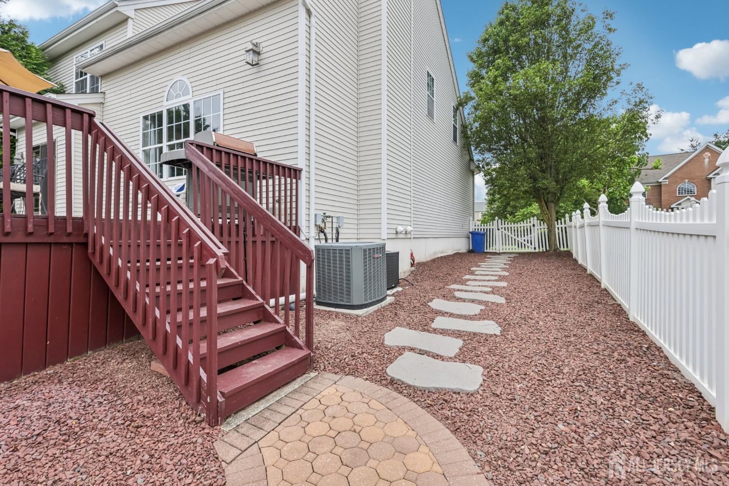 Franklin Twsp, New Jersey 08540, United States, 4 Bedrooms Bedrooms, ,4 BathroomsBathrooms,Residential,Active,162684