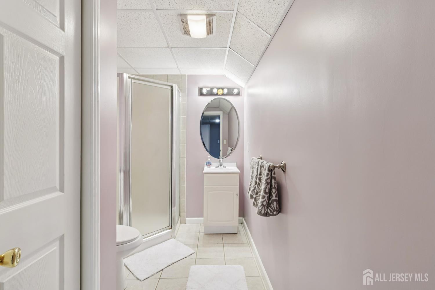 Franklin Twsp, New Jersey 08540, United States, 4 Bedrooms Bedrooms, ,4 BathroomsBathrooms,Residential,Active,162684