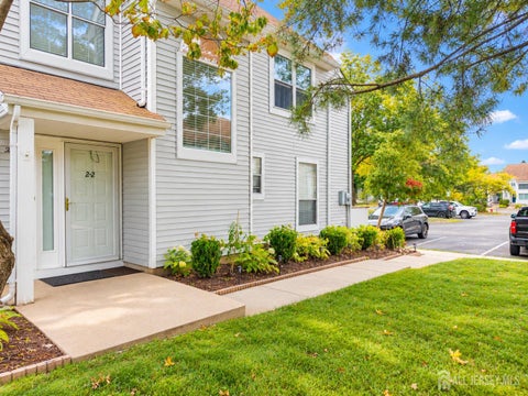 Condo For Sale - 22 Borelle Square<br/> Middlesex County, Sayreville, NJ 08859