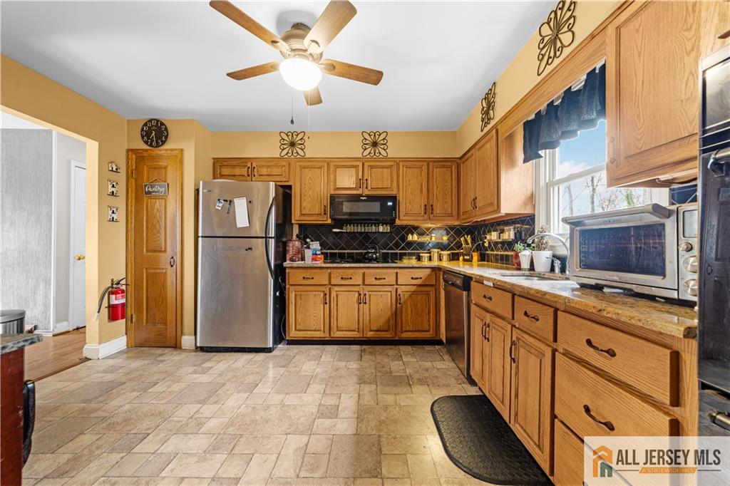 38 Evergreen Terrace, Monroe Township, New Jersey image 8