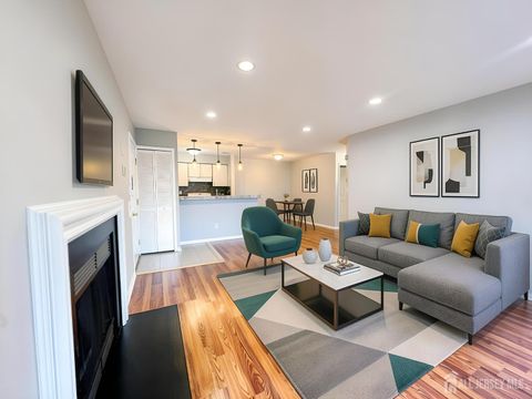 Condo For Sale - 208 Blew Court<br/> Middlesex County, East Brunswick, NJ 08816