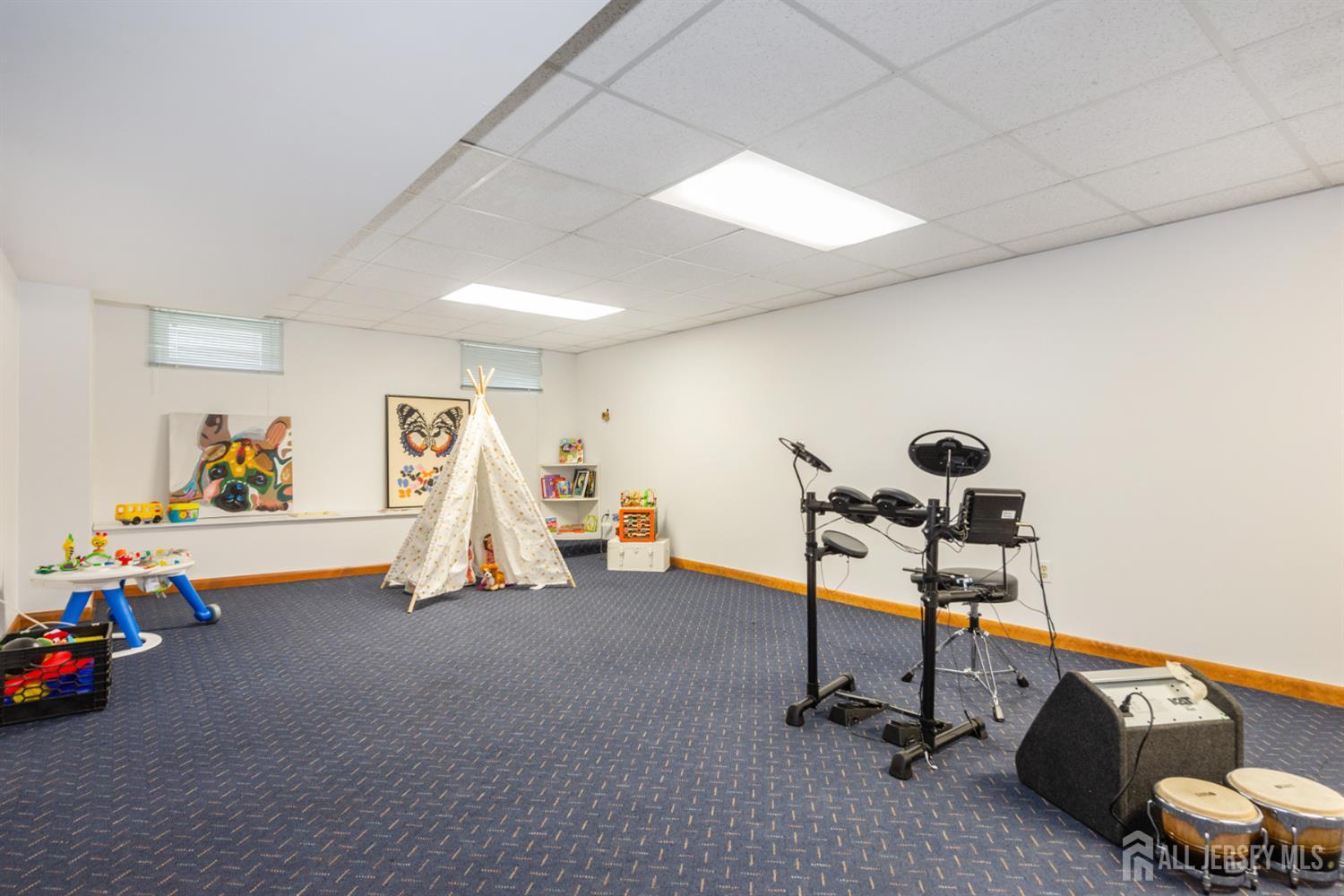 13 Clinton Avenue, Edison, New Jersey image 37