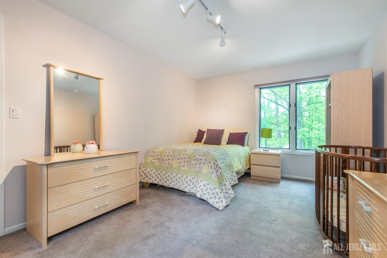 13 Clinton Avenue, Edison, New Jersey image 35