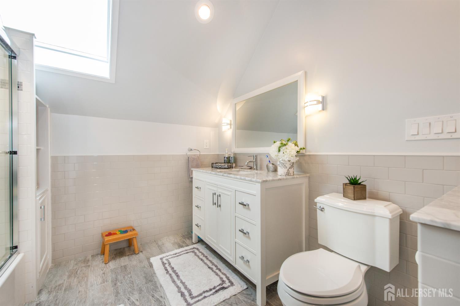 13 Clinton Avenue, Edison, New Jersey image 25
