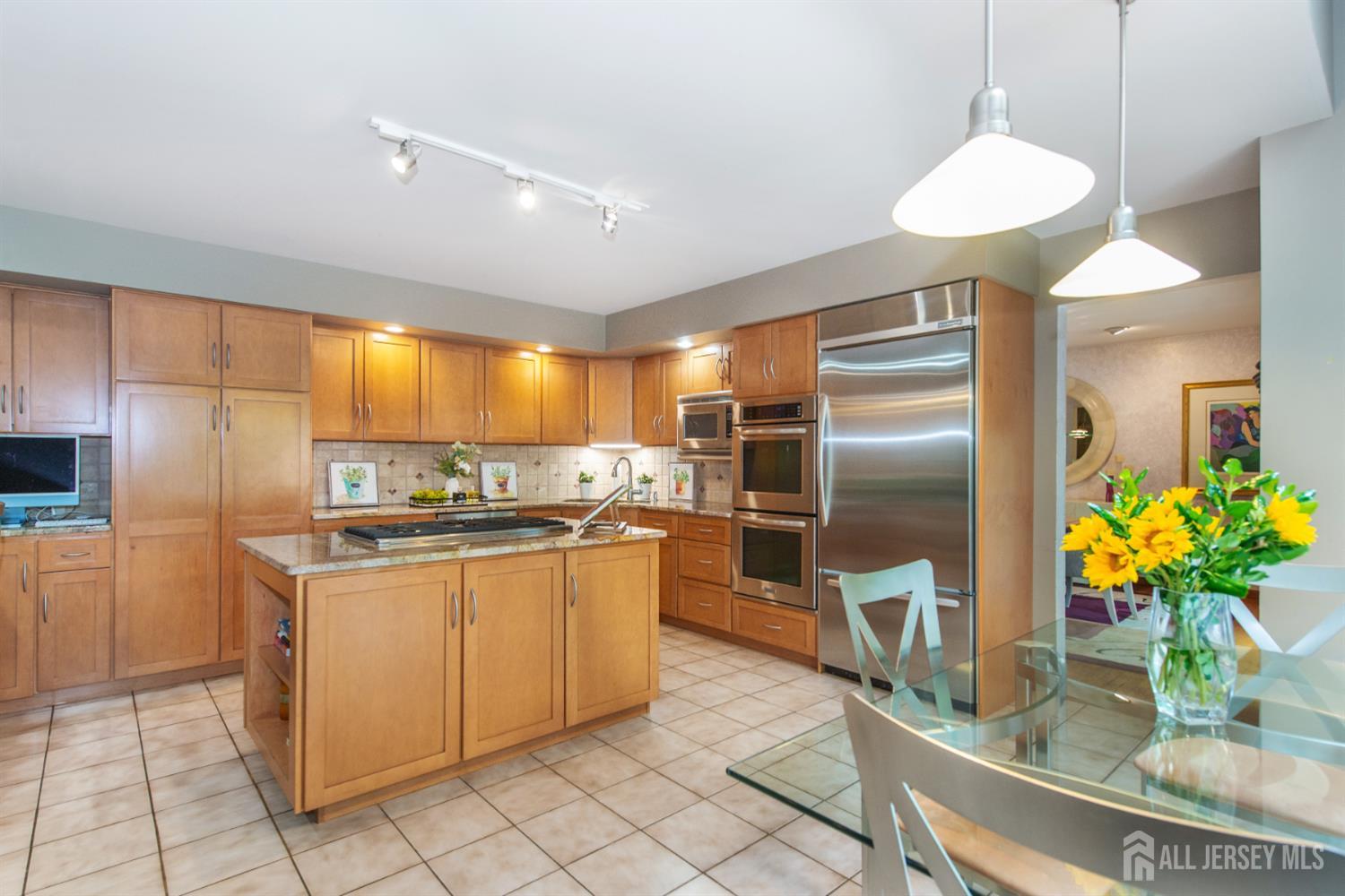 13 Clinton Avenue, Edison, New Jersey image 23