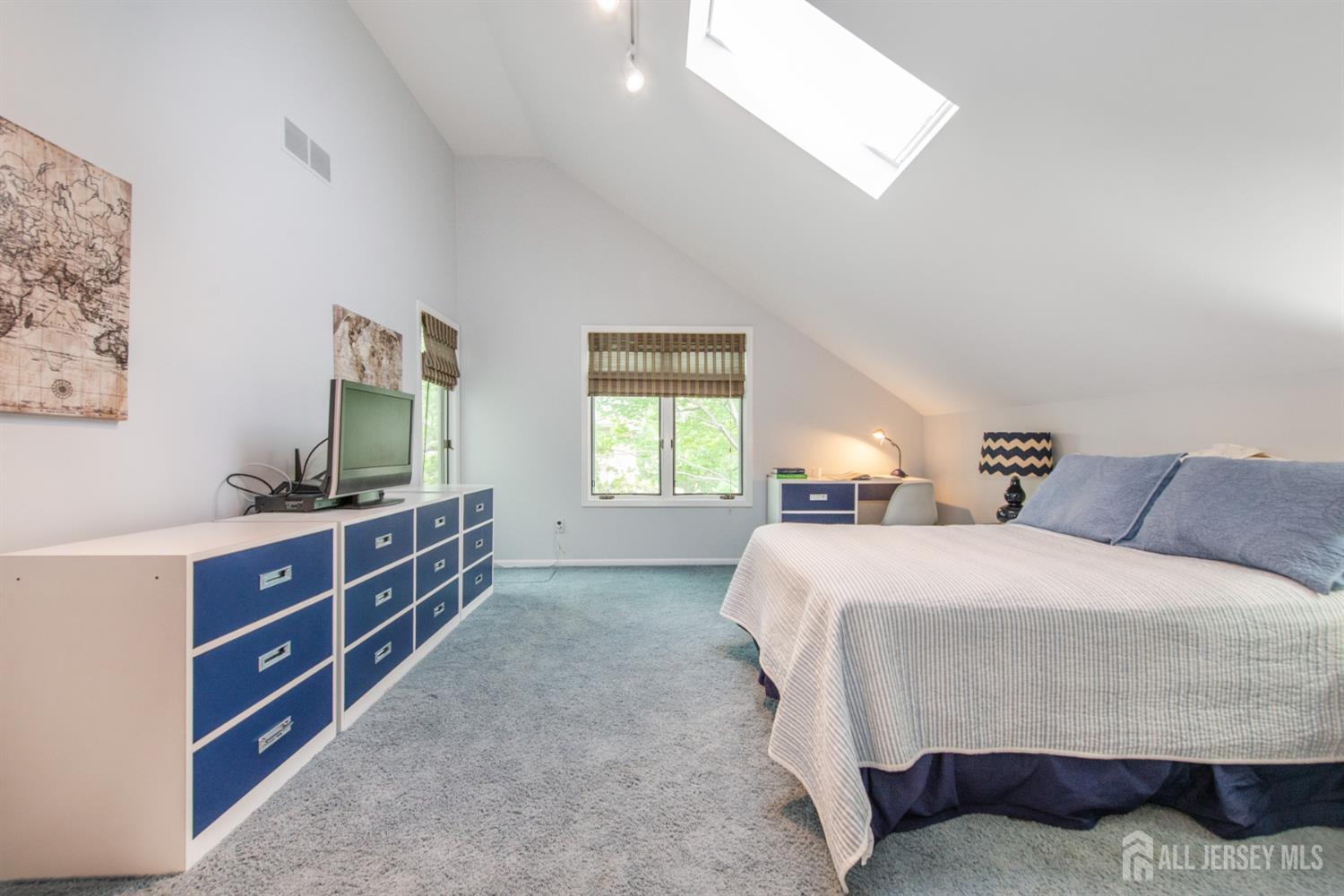 13 Clinton Avenue, Edison, New Jersey image 34