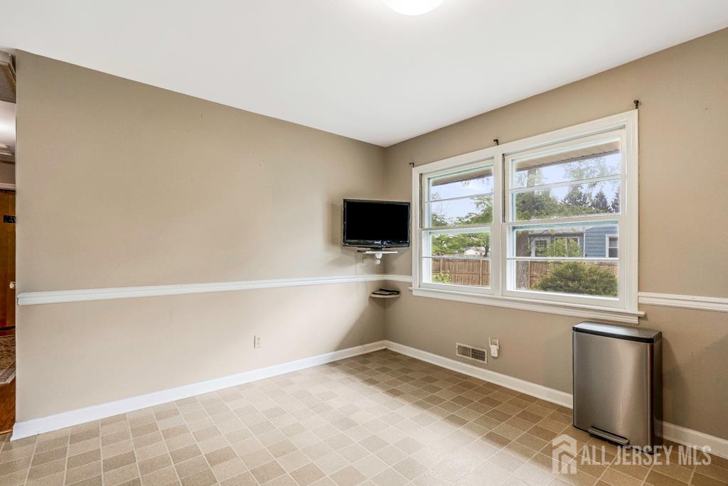 1010 Dorn Avenue, Middlesex, New Jersey image 11