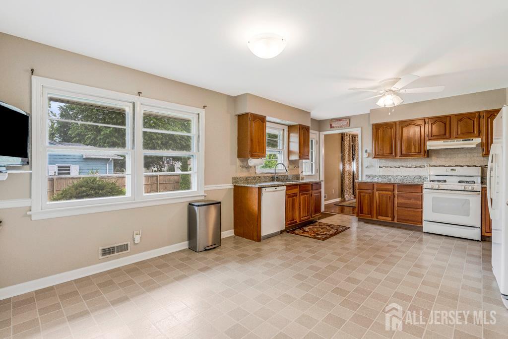 1010 Dorn Avenue, Middlesex, New Jersey image 8