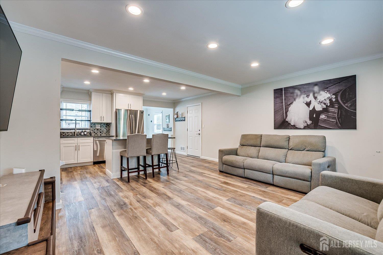 Rahway, New Jersey 07065, United States, 4 Bedrooms Bedrooms, ,2 BathroomsBathrooms,Residential,Active,240393