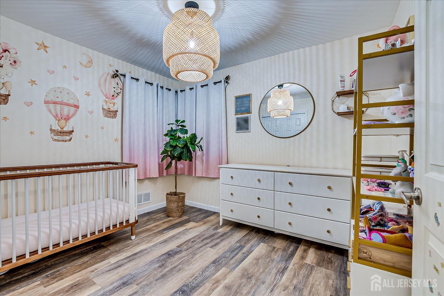 Rahway, New Jersey 07065, United States, 4 Bedrooms Bedrooms, ,2 BathroomsBathrooms,Residential,Active,240393