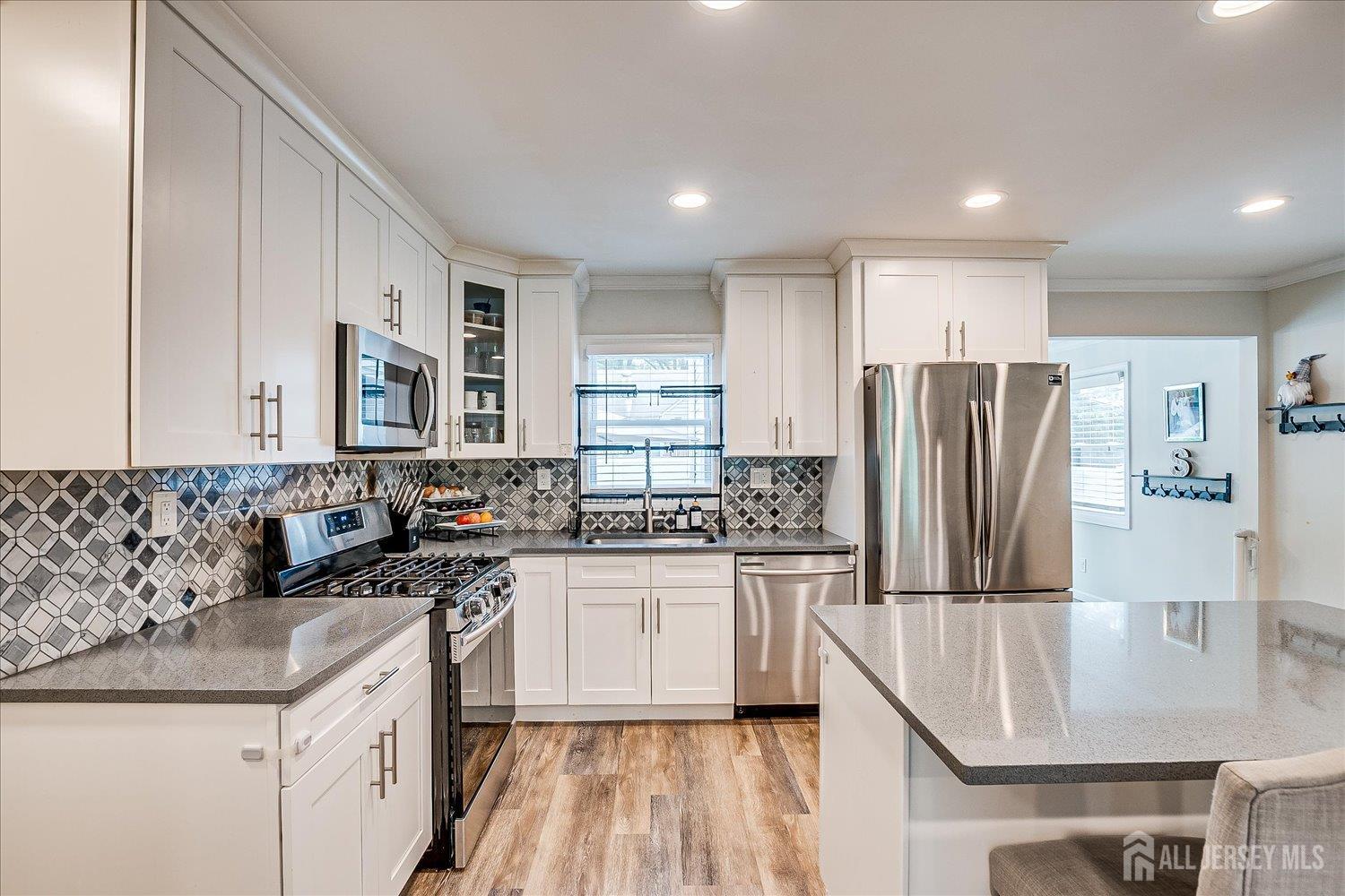 Rahway, New Jersey 07065, United States, 4 Bedrooms Bedrooms, ,2 BathroomsBathrooms,Residential,Active,240393