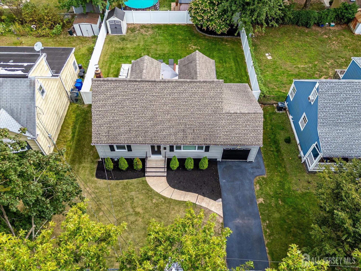 Rahway, New Jersey 07065, United States, 4 Bedrooms Bedrooms, ,2 BathroomsBathrooms,Residential,Active,240393