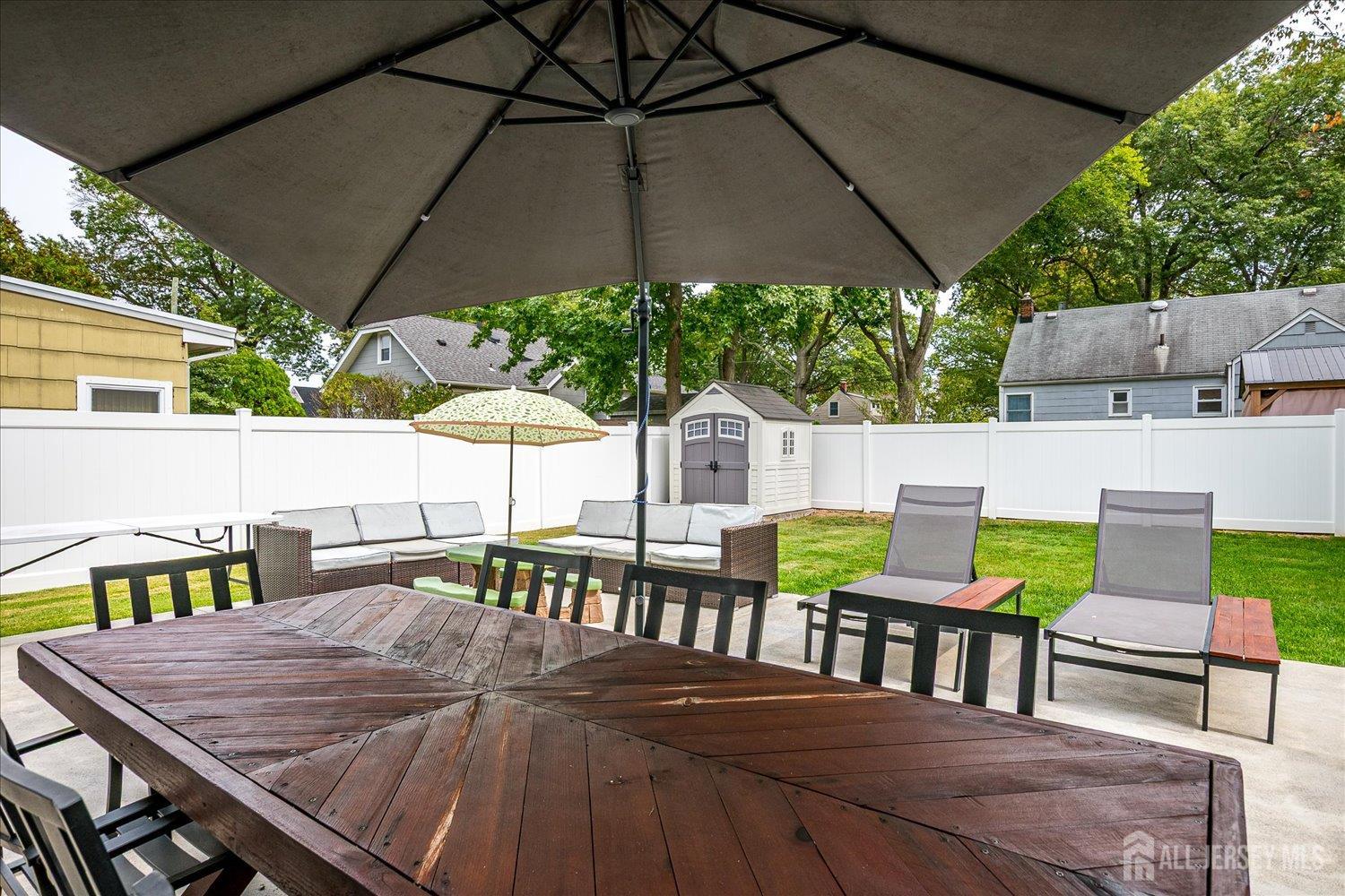 Rahway, New Jersey 07065, United States, 4 Bedrooms Bedrooms, ,2 BathroomsBathrooms,Residential,Active,240393