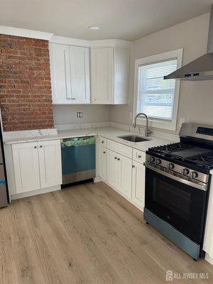 326 2ND ST # 2, SOUTH AMBOY, NJ 08879 - Image d9e23caae7eac6850f58131fa701dd62/653983468