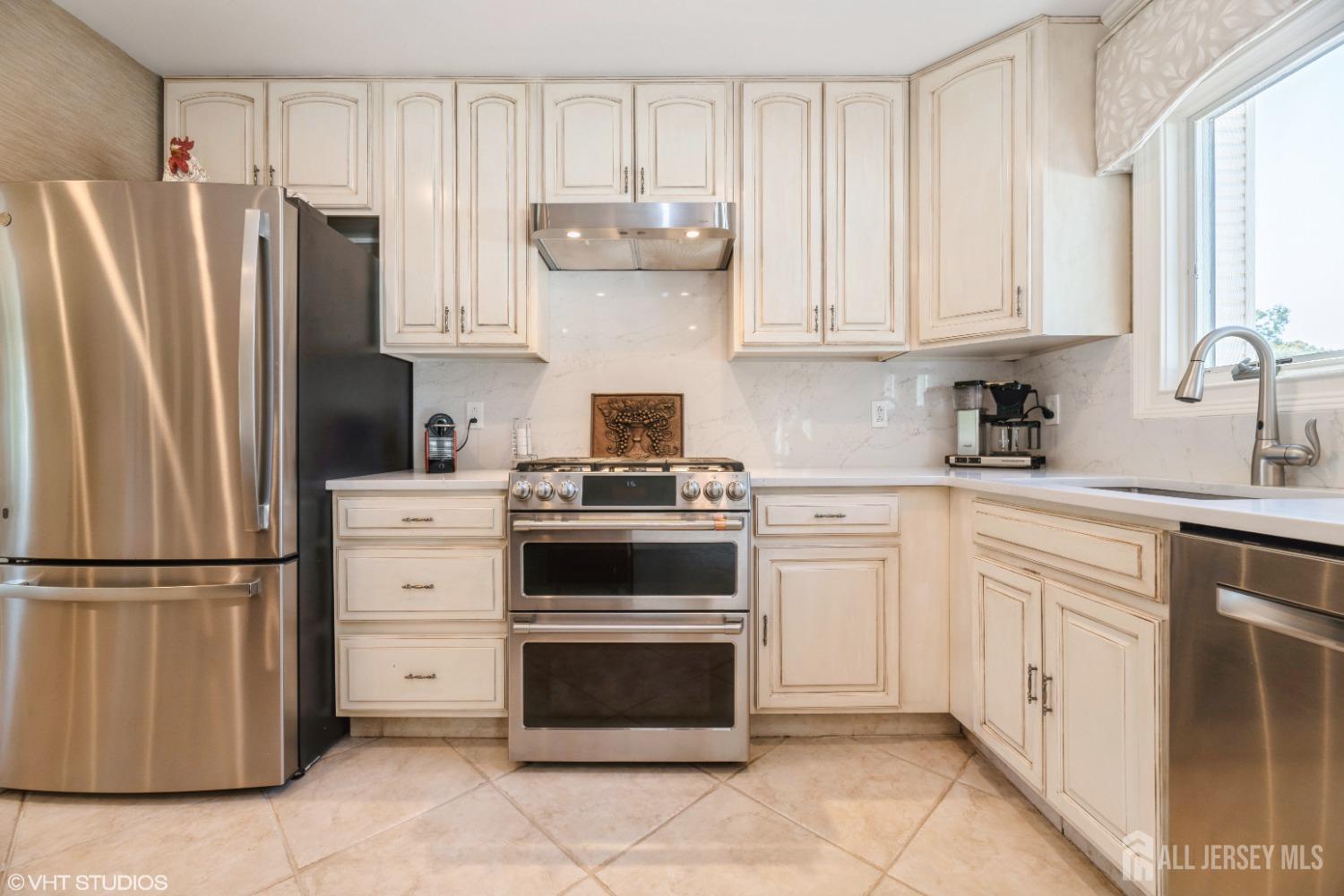 35 Winthrop Drive, Manalapan, New Jersey image 9