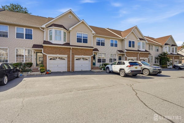 4 REINS CT, SOMERSET, NJ 08873 - Image dad1ffc7bed164b8fcb238ba83688a2e/3977249031