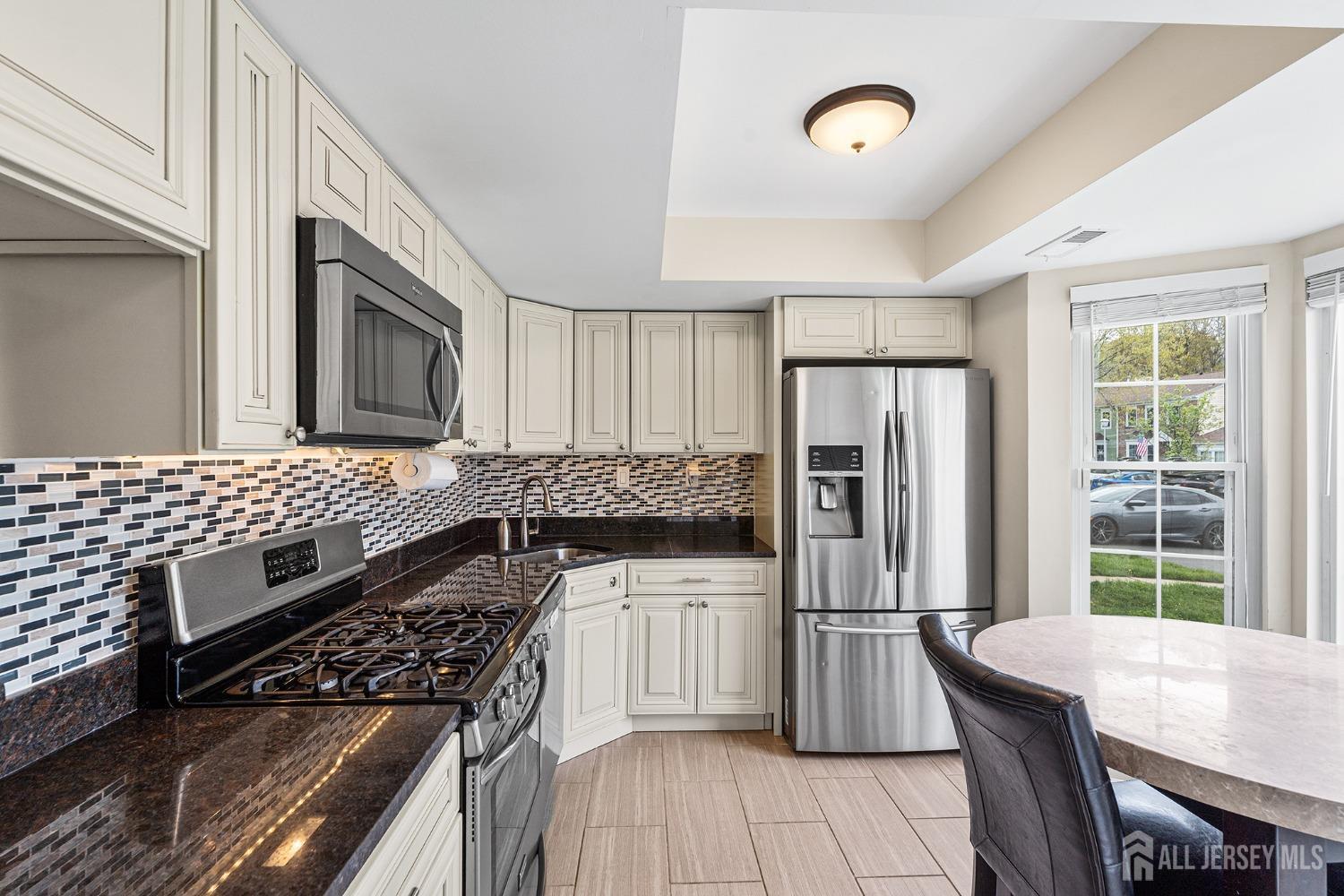 251 Chaucer Court, Old Bridge, New Jersey image 4