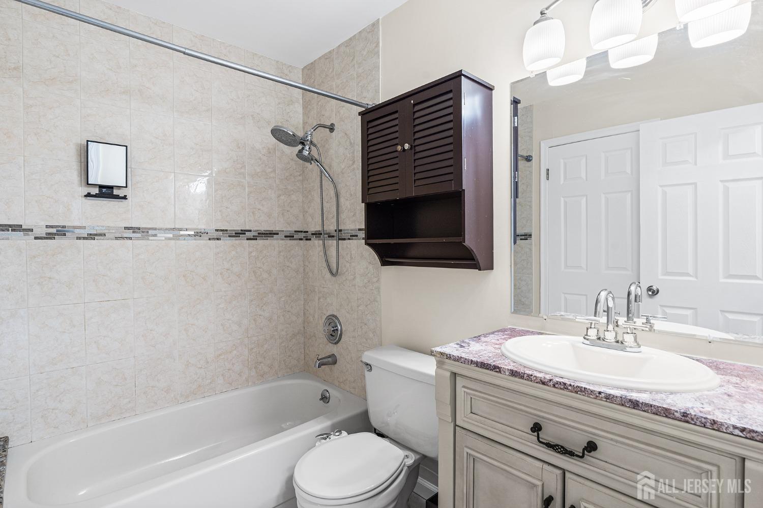 251 Chaucer Court, Old Bridge, New Jersey image 24