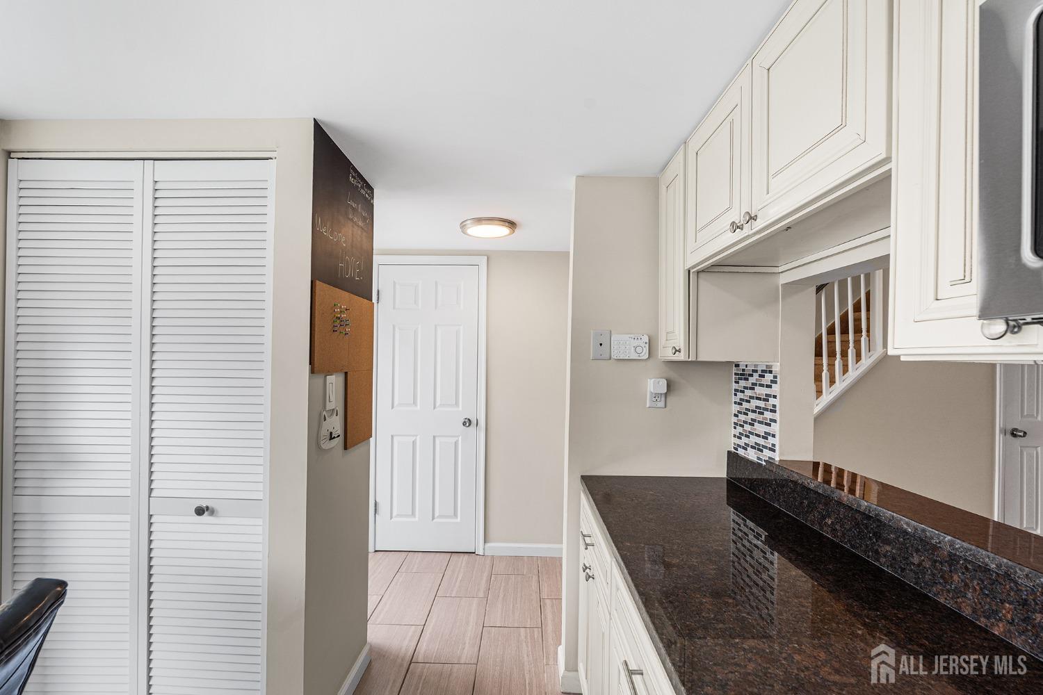 251 Chaucer Court, Old Bridge, New Jersey image 8