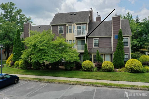 Condo For Sale - 11 Ayres Court<br/> Middlesex County, East Brunswick, NJ 08816