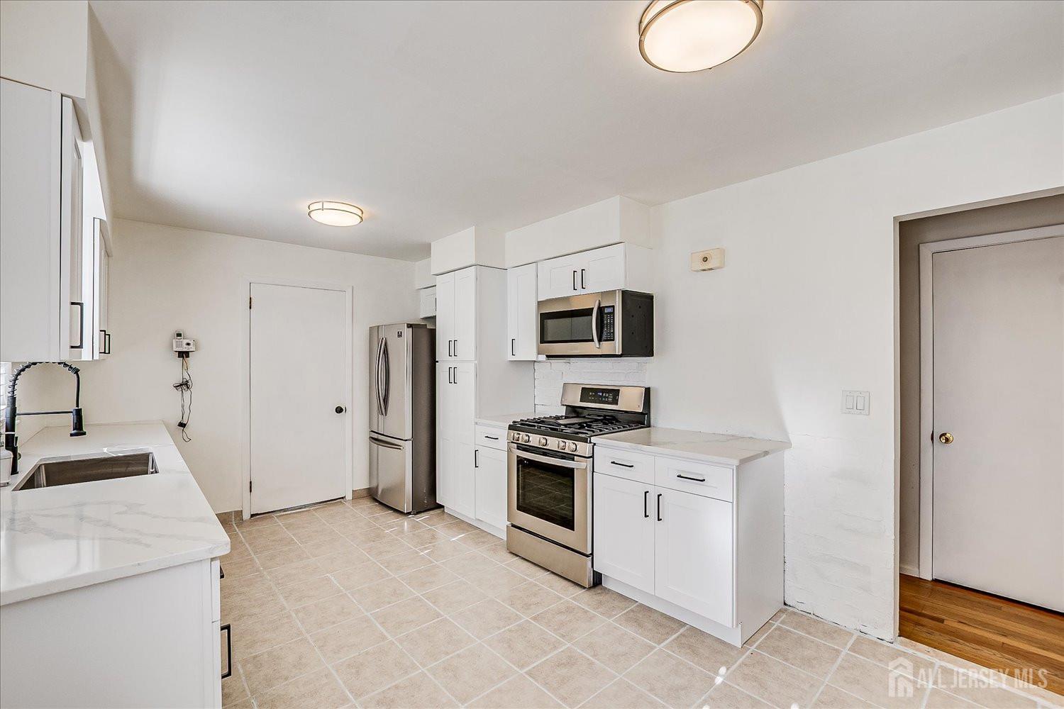 24 Coral Street, Edison, New Jersey image 8