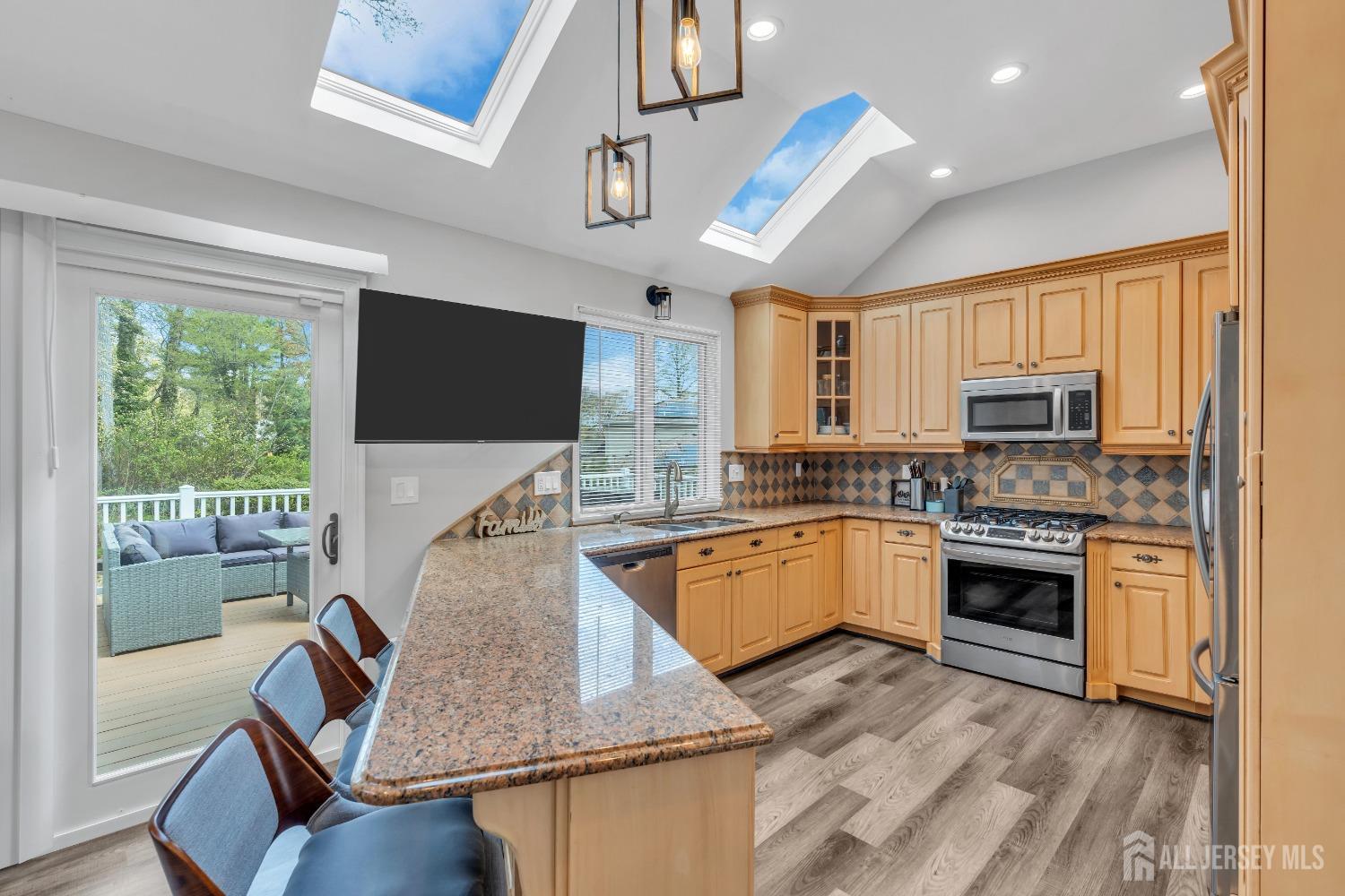 17 Thomas Road, East Brunswick, New Jersey image 16