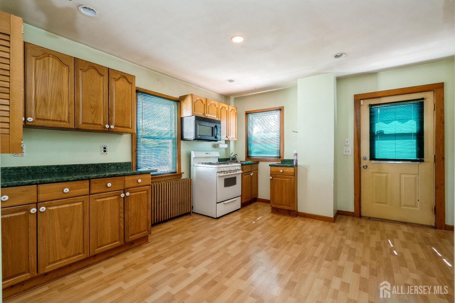 35 Kossman Street, East Brunswick, New Jersey image 18