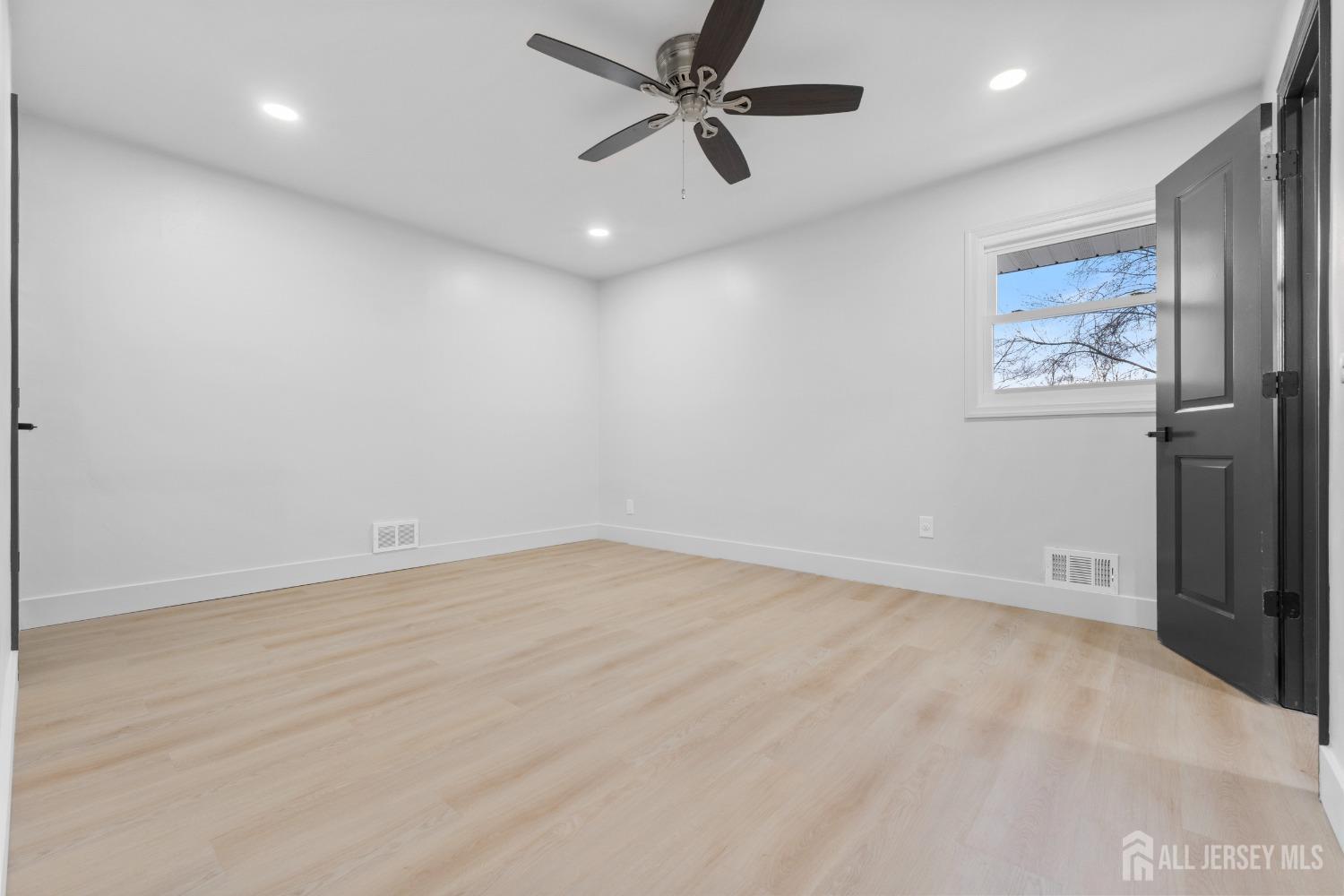 310 Lynnwood Street, Piscataway, New Jersey image 28