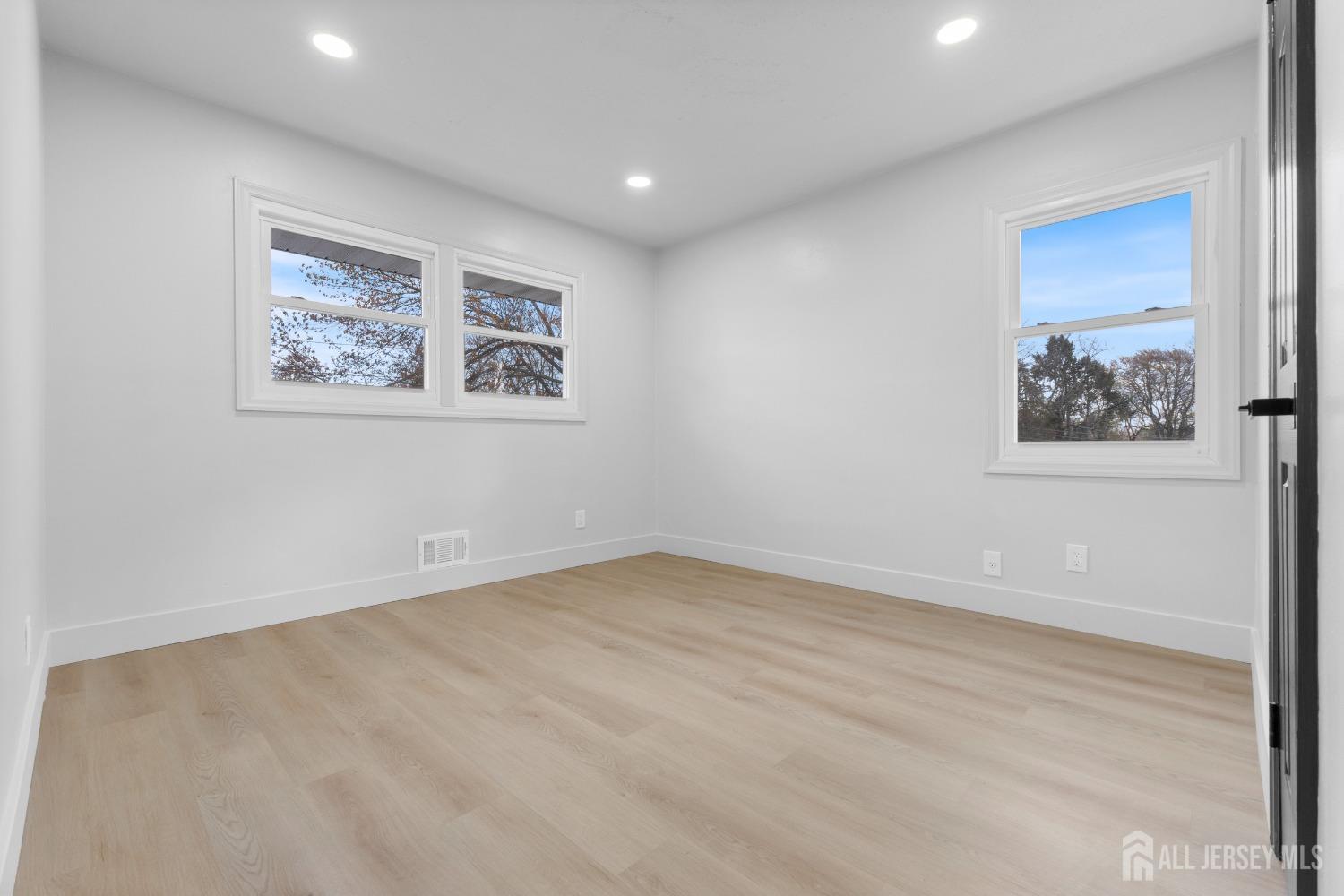 310 Lynnwood Street, Piscataway, New Jersey image 30