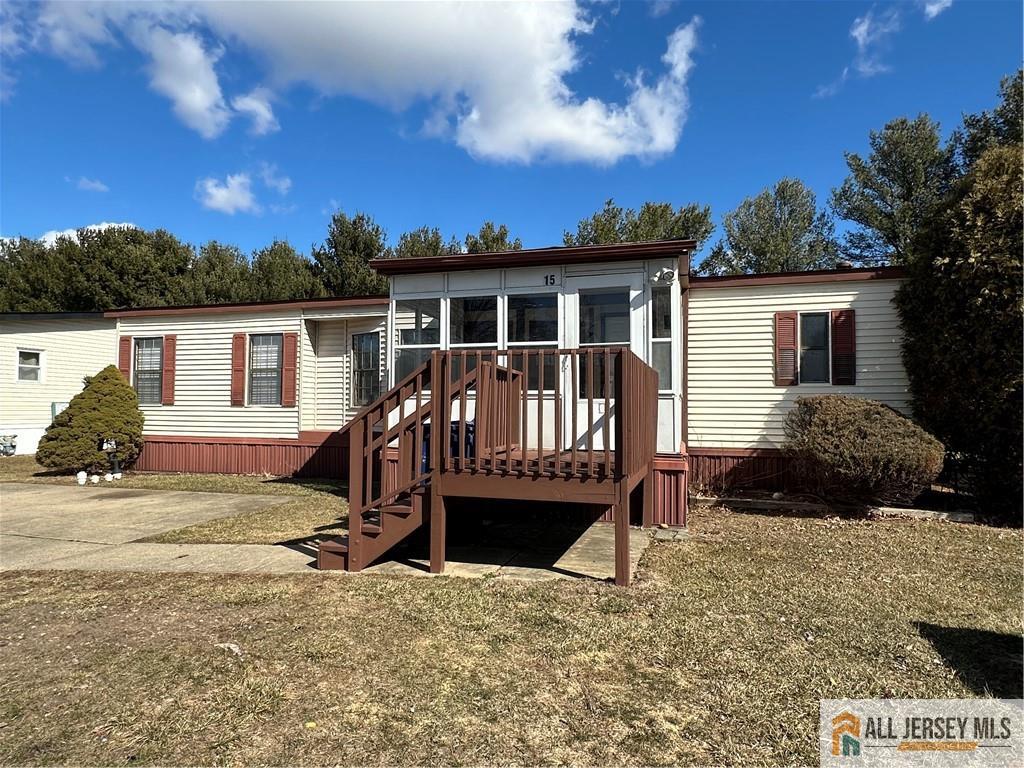 15 Longfellow Road, North Brunswick, New Jersey image 1