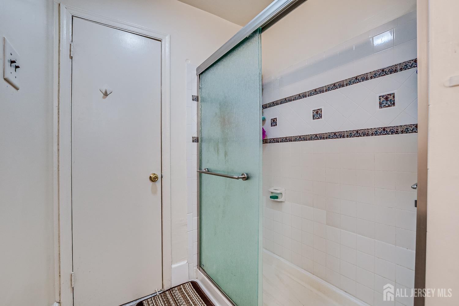 5513 Avenue C, Edison, New Jersey image 21