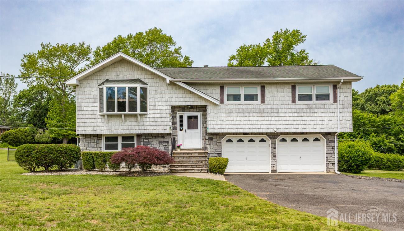 23 Little Brook Lane, Monroe Township, New Jersey image 1