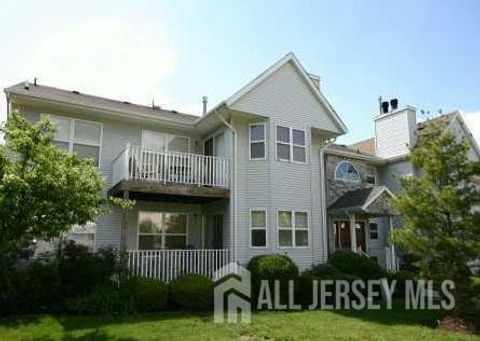 Condo For Sale - 125 Exeter Court<br/> Piscataway, NJ 08854