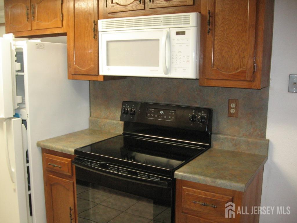 172 Warren Road #172A, Monroe Township, New Jersey image 3