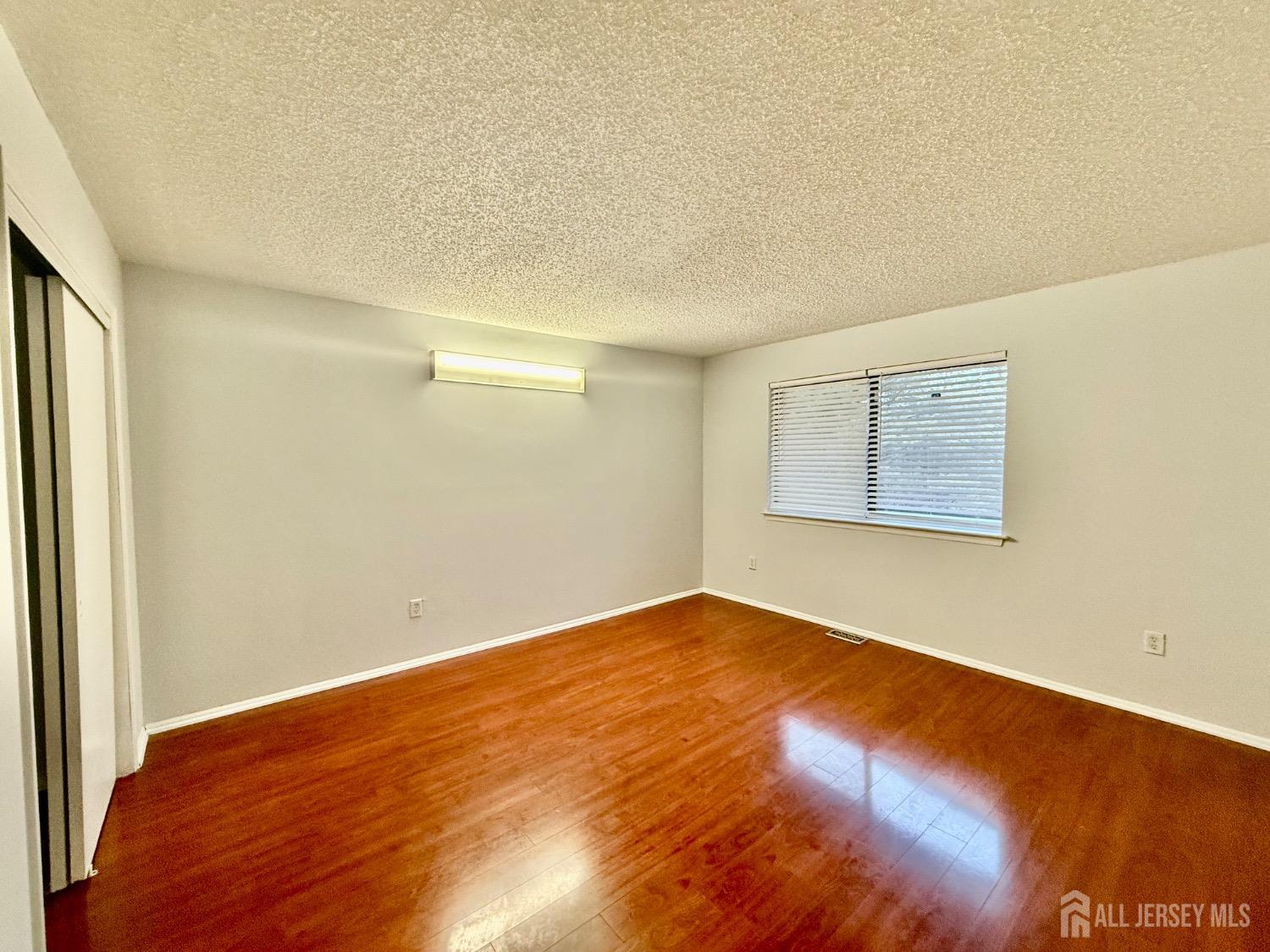 1404 Edison Glen Terrace, Edison, New Jersey image 3