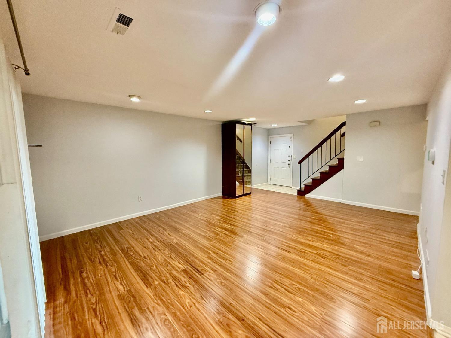 1404 Edison Glen Terrace, Edison, New Jersey image 11