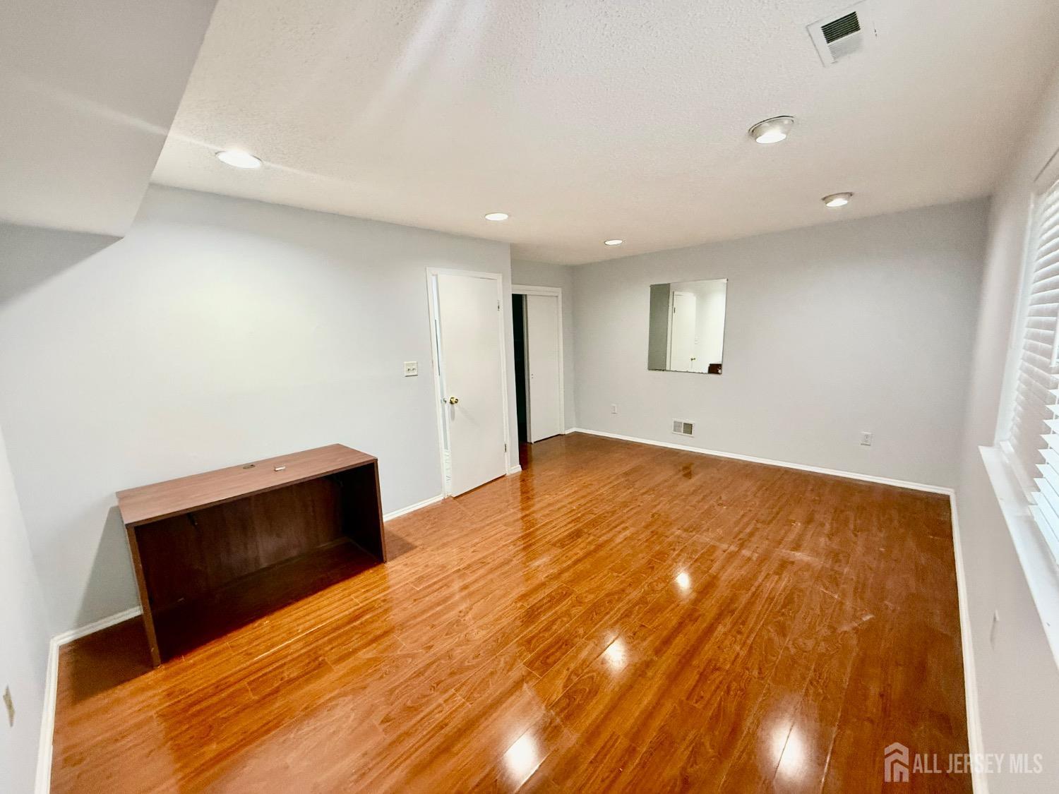1404 Edison Glen Terrace, Edison, New Jersey image 14