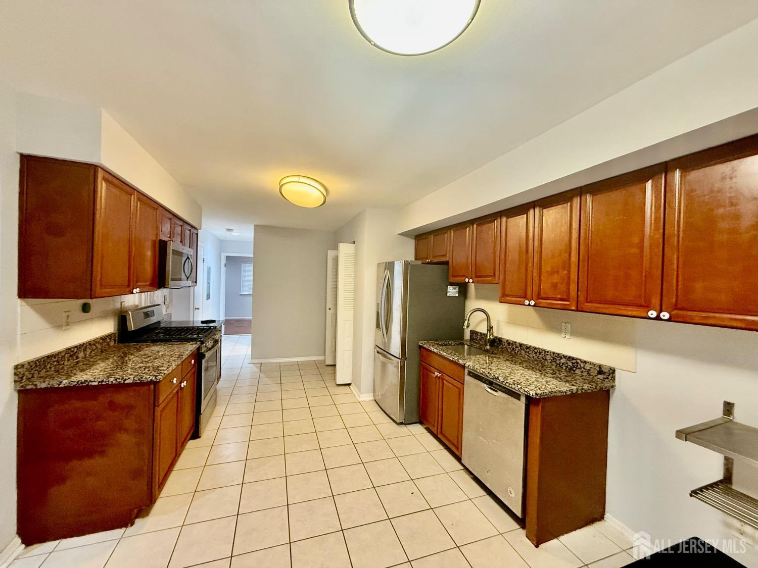 1404 Edison Glen Terrace, Edison, New Jersey image 2