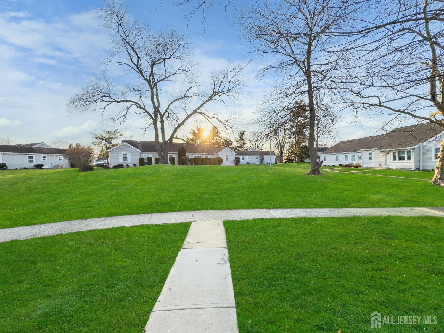 164 Cours De Clemenceau #E, Freehold, New Jersey image 31