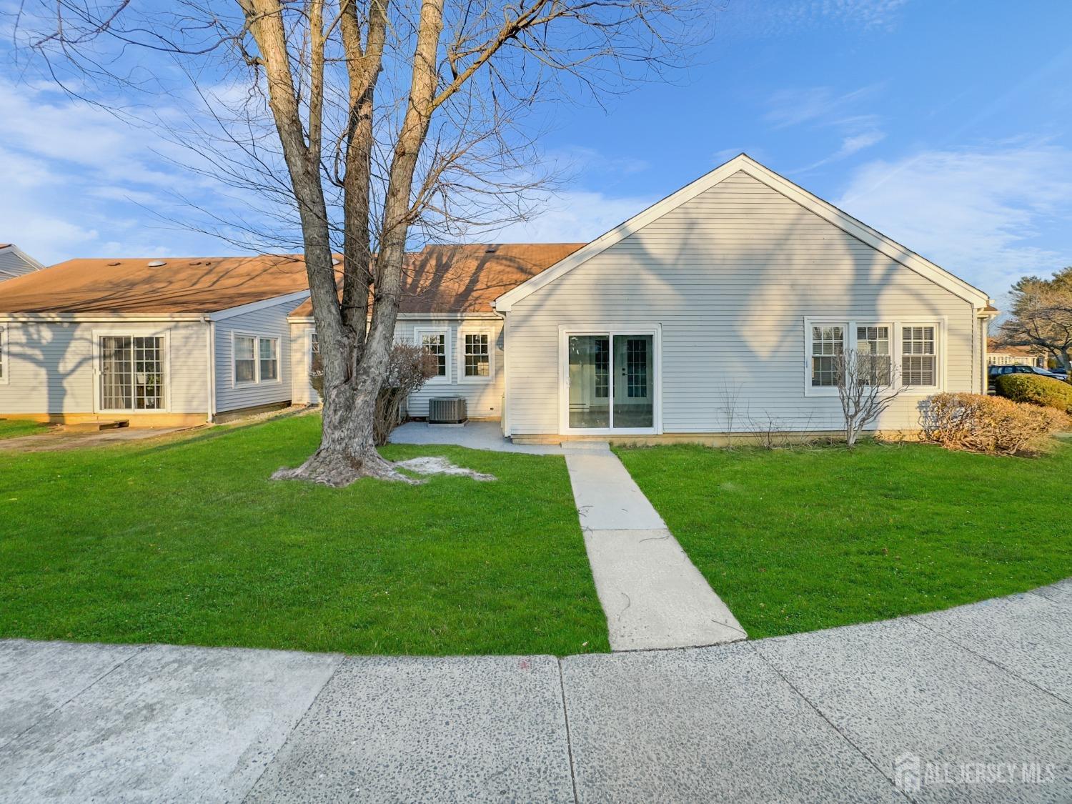 164 Cours De Clemenceau #E, Freehold, New Jersey image 30